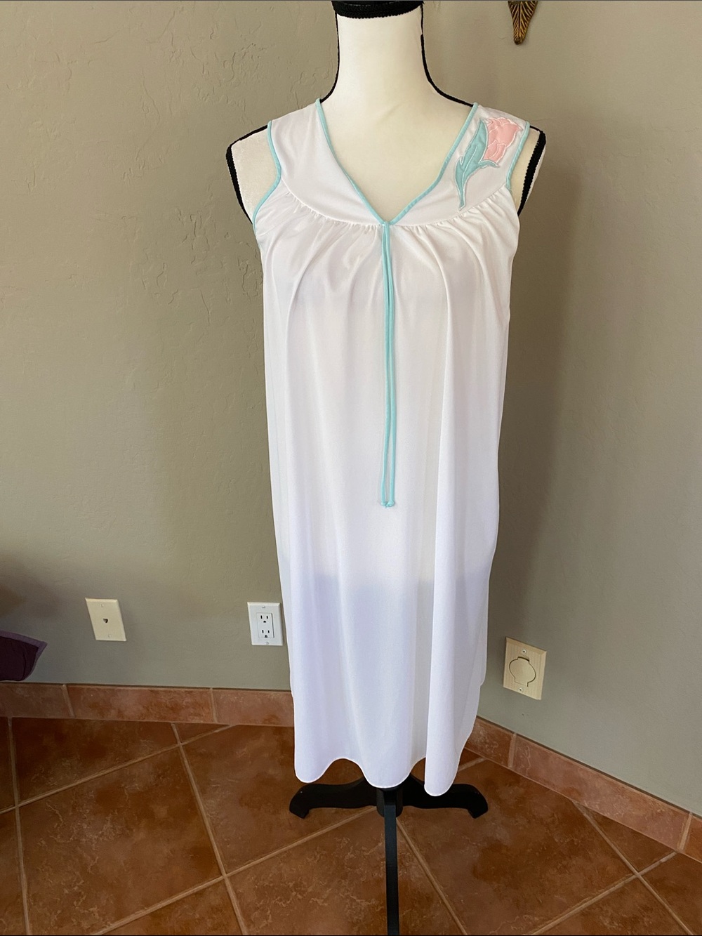 Classic White Sleeveless Nightgown with Mint Trim